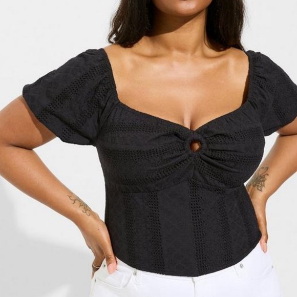 Torrid Women’s Plus Size 2 2X Black Eyelet Cotton Keyhole Off shoulder top - Picture 4 of 13